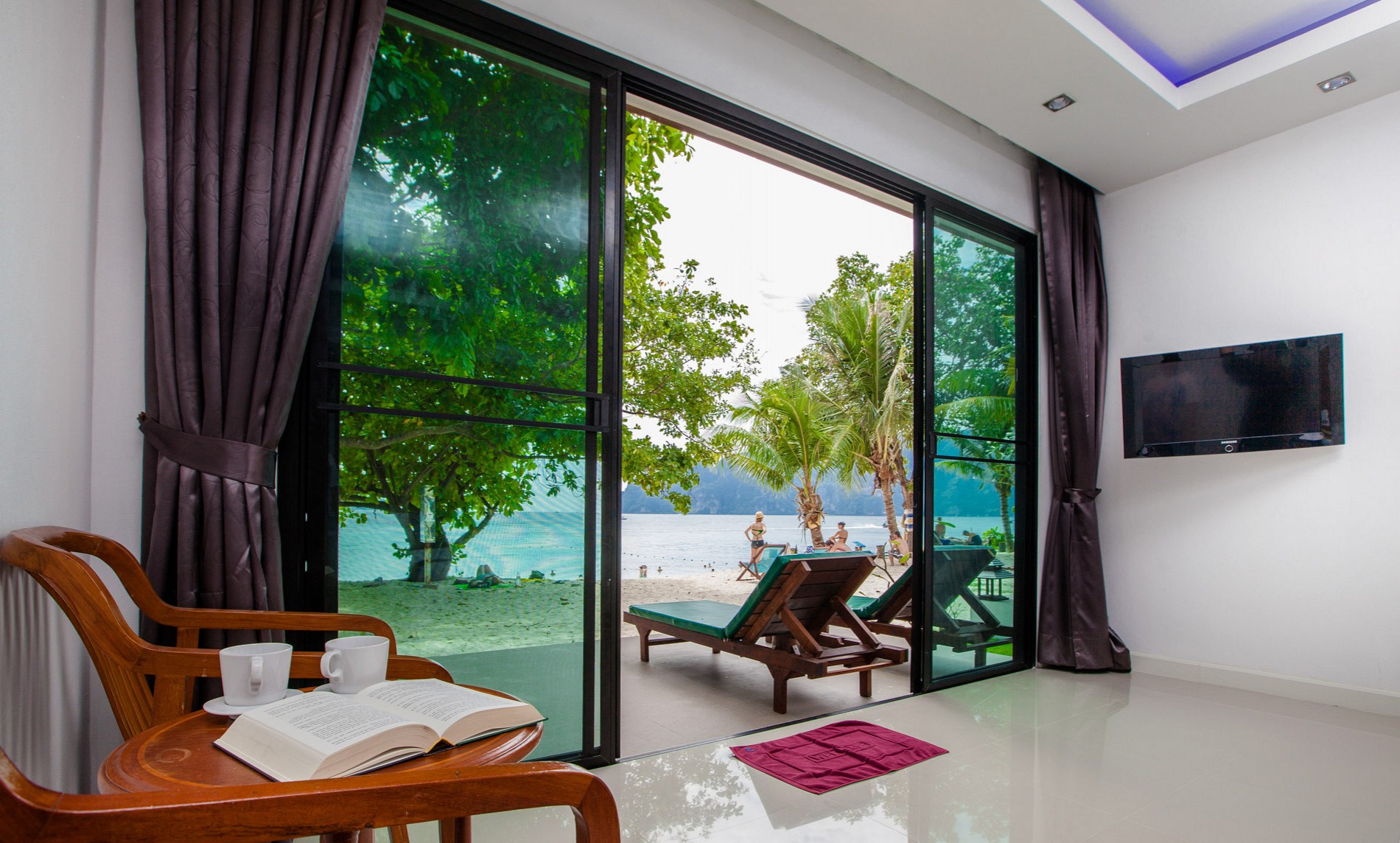 Beach Front Villa (Indoor Shower)