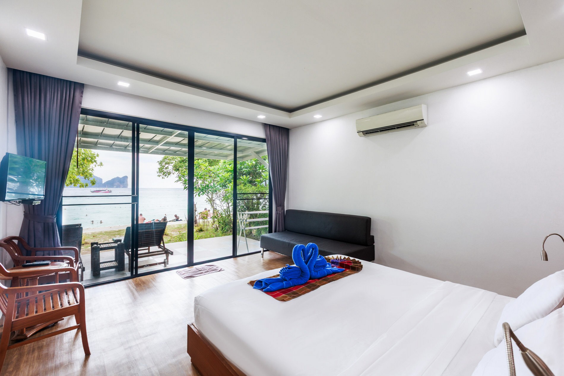 Beach Front Villa (Indoor Shower)