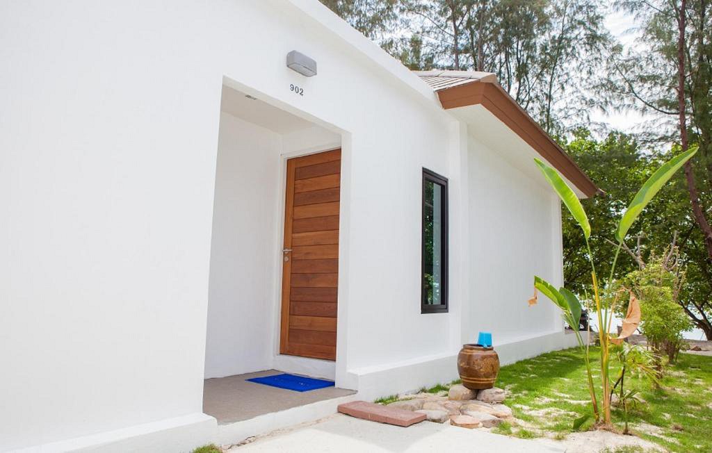 Beach Front Villa (Outdoor Shower)
